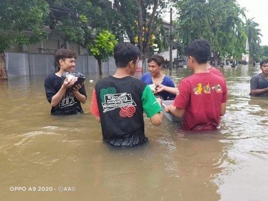 Dapur Umum Korban Banjir Jakarta